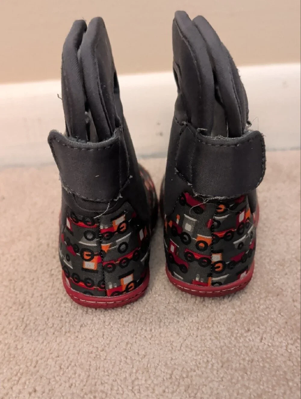 Bogs Kids Black & Red Tractor Pattern Waterproof Boots